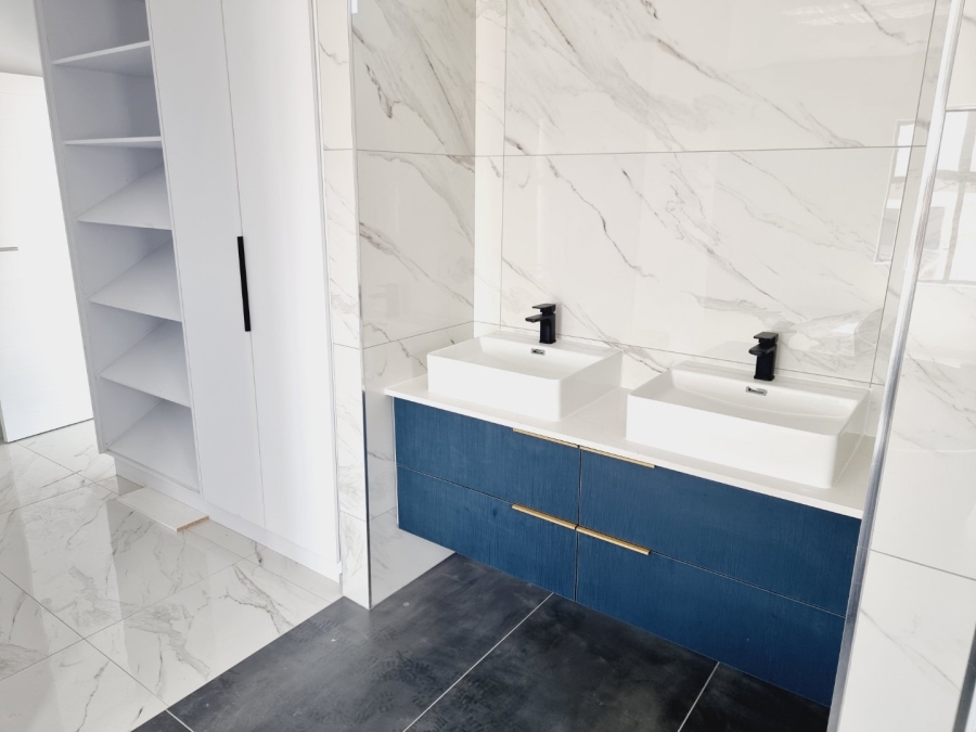 4 Bedroom Property for Sale in Sandown Western Cape